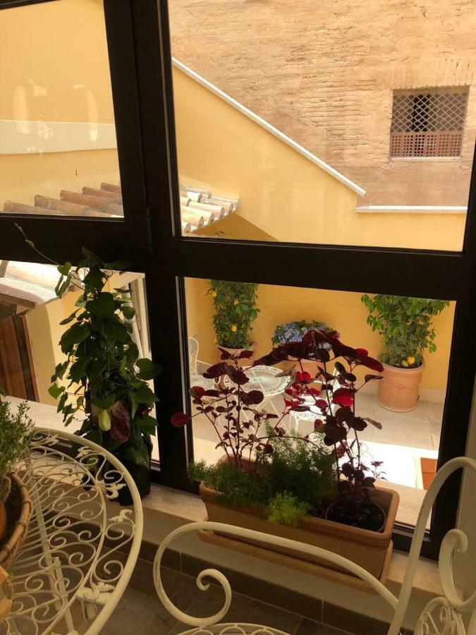 Le Stanze Del Borgo Hotell Nettuno Eksteriør bilde