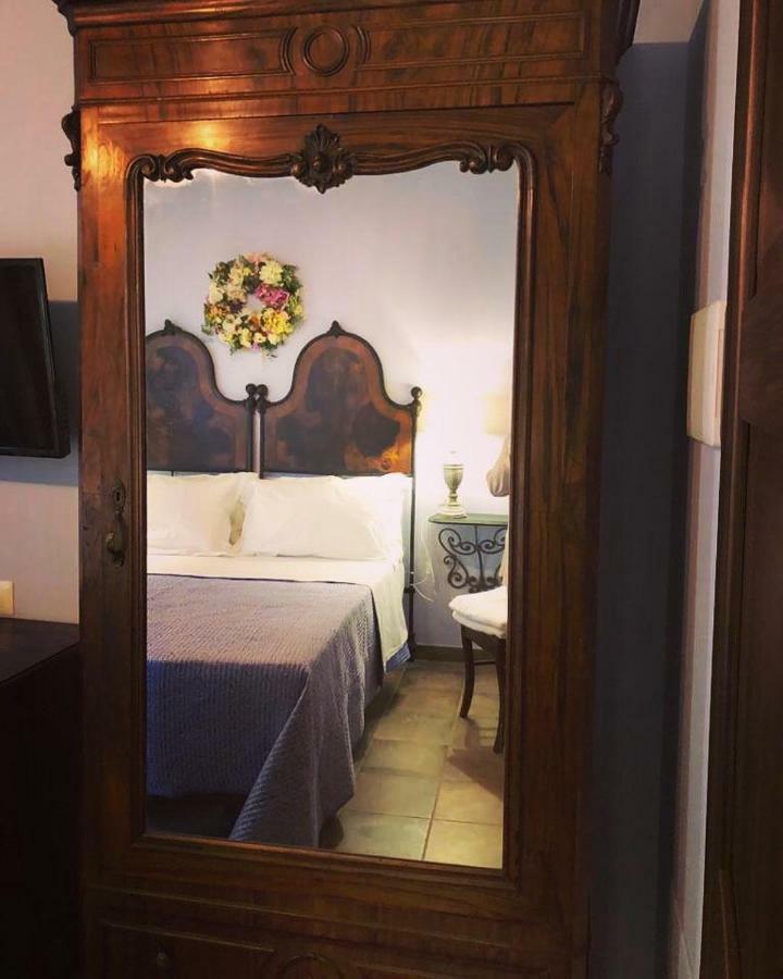 Le Stanze Del Borgo Hotell Nettuno Eksteriør bilde